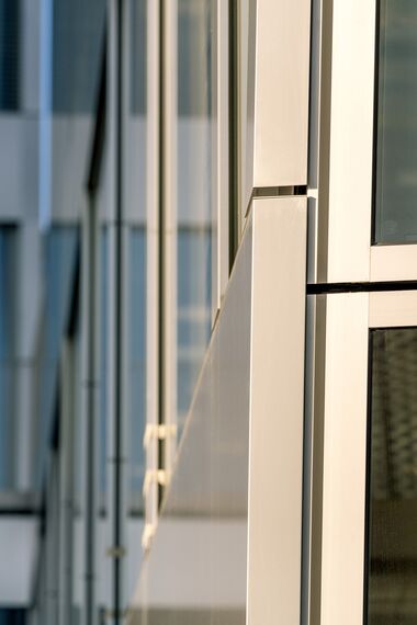 thermfix vario Fassaden, fuego light Türen, unico Türen and presto 50 Türen - The Circle, Zürich located in Zürich, Schweiz