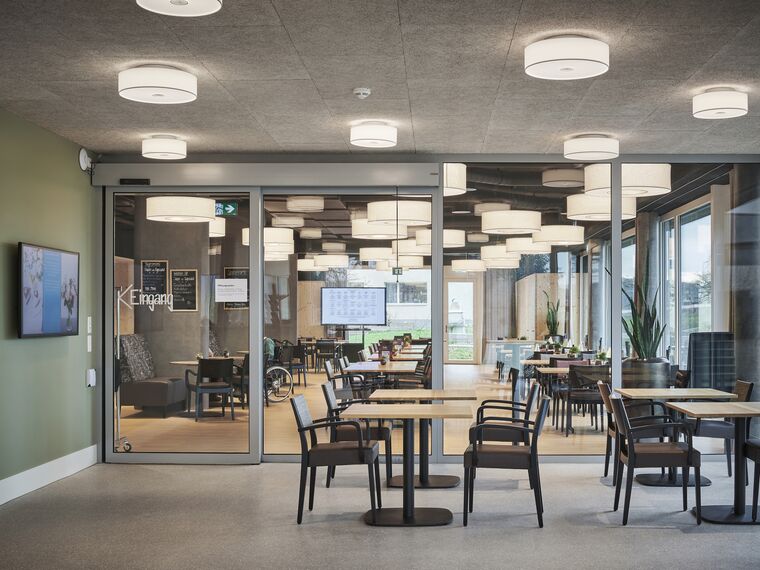 thermfix vario Fassaden, fuego light Türen and fuego light Schiebetüren - Zentrum Biffig, Schötz located in Schoetz, Schweiz