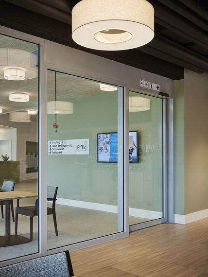 thermfix vario Fassaden, fuego light Türen and fuego light Schiebetüren - Zentrum Biffig, Schötz located in Schoetz, Schweiz