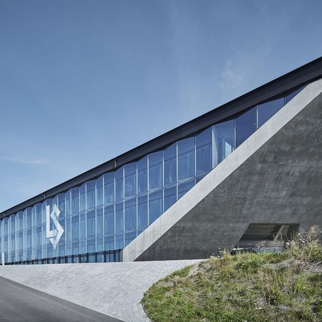 thermfix vario Fassaden, fuego light Fenster, unico Türen, fuego light Türen and unico Fenster - Fussballstadion La Tuilière, Lausanne located in Lausanne, Schweiz