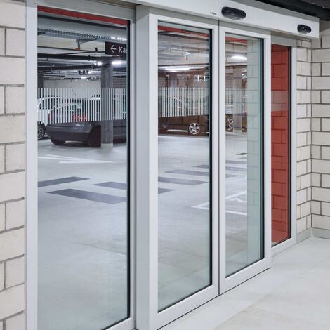 fuego light Schiebetüren, fuego light Türen and unico Türen - St. Galler Kantonalbank-Halle located in St. Gallen, Schweiz