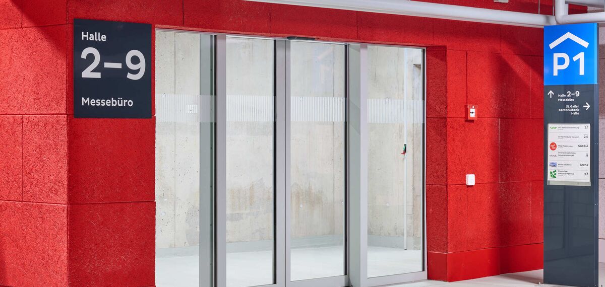 fuego light Schiebetüren, fuego light Türen and unico Türen - St. Galler Kantonalbank-Halle located in St. Gallen, Schweiz