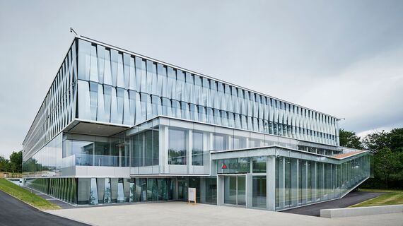 thermfix vario Fassaden, fuego light Türen, fuego light Schiebetüren and unico Türen - ECAvenir, Lausanne located in Lausanne, Schweiz