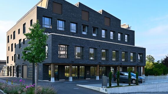 unico Türen, thermfix vario Fassaden and unico xs Fenster - Im Dock, Rothenburg located in Lucerne, Schweiz